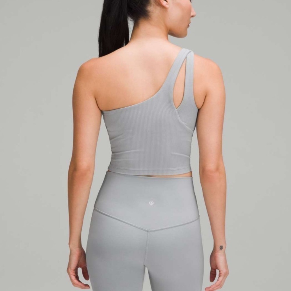 Lululemon yoga tank top - Picture 3 of 6